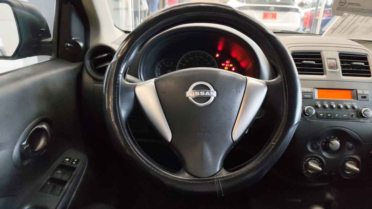 2024 Nissan V-Drive 4p L4/1.6 Man Audio