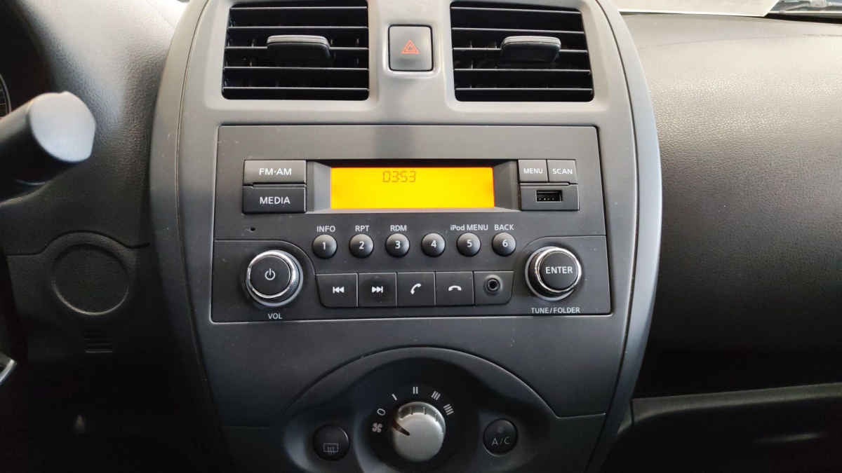 2024 Nissan V-Drive 4p L4/1.6 Man Audio