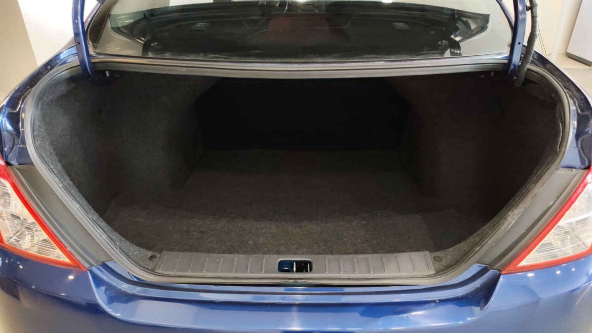 2024 Nissan V-Drive 4p L4/1.6 Man Audio