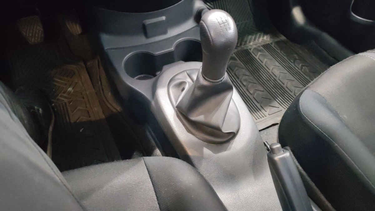 2024 Nissan V-Drive 4p L4/1.6 Man Audio