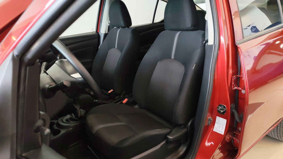 2024 Nissan V-Drive 4p L4/1.6 Man Audio