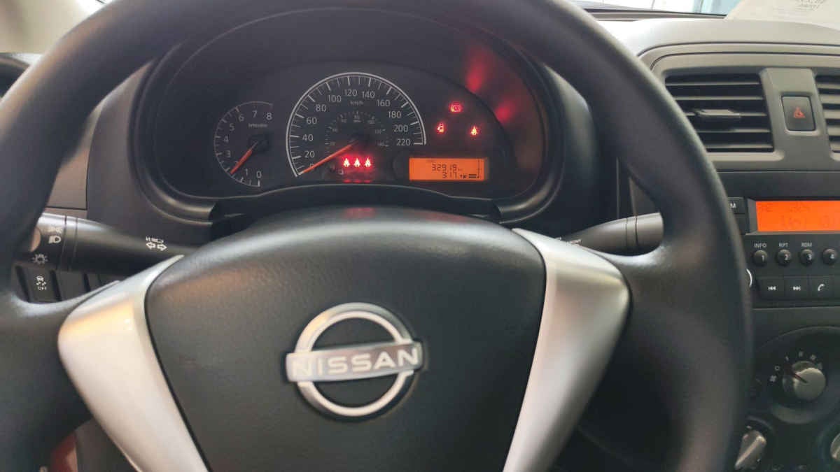 2024 Nissan V-Drive 4p L4/1.6 Man Audio
