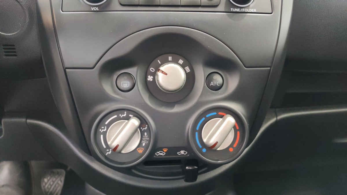 2024 Nissan V-Drive 4p L4/1.6 Man Audio