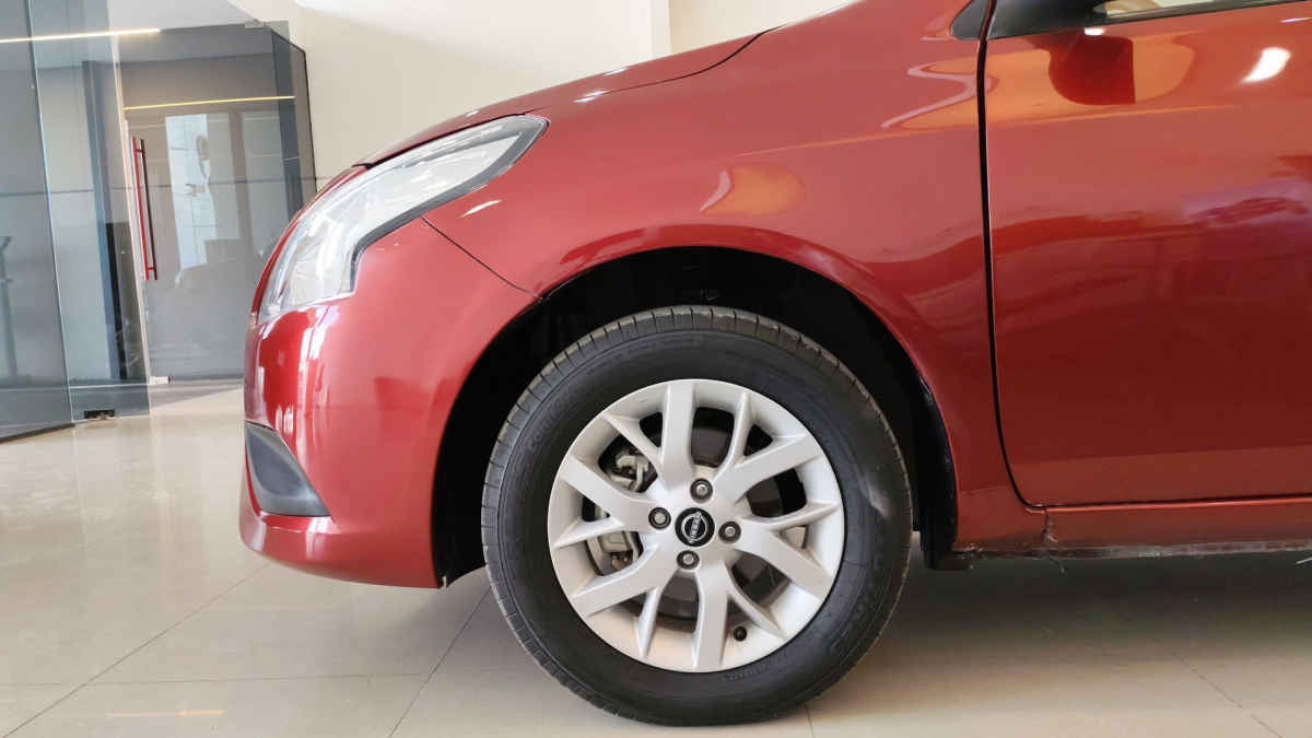 2024 Nissan V-Drive 4p L4/1.6 Man Audio