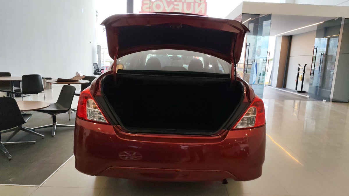 2024 Nissan V-Drive 4p L4/1.6 Man Audio