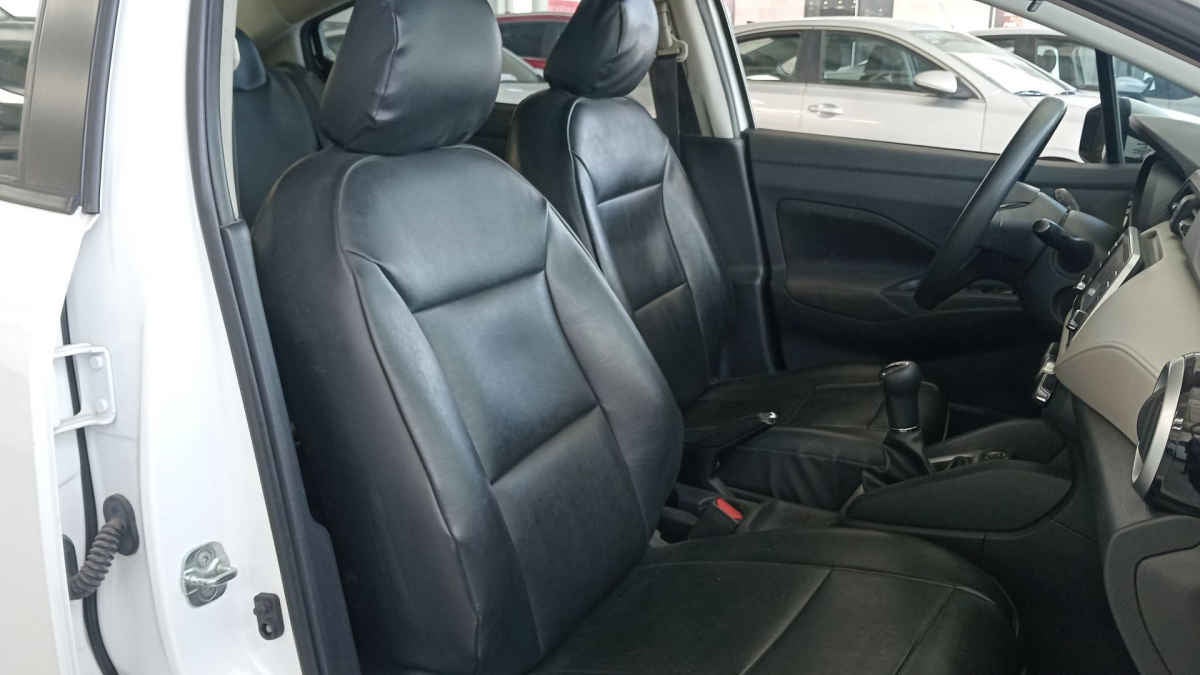 2021 Nissan Versa 4p Advance L4/1.6 Man