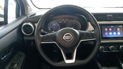 2021 Nissan Versa 4p Advance L4/1.6 Man