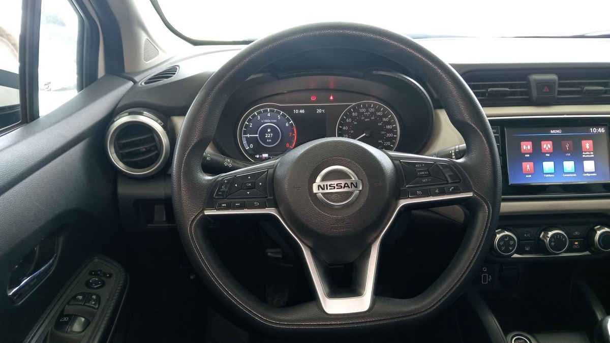 2021 Nissan Versa 4p Advance L4/1.6 Man