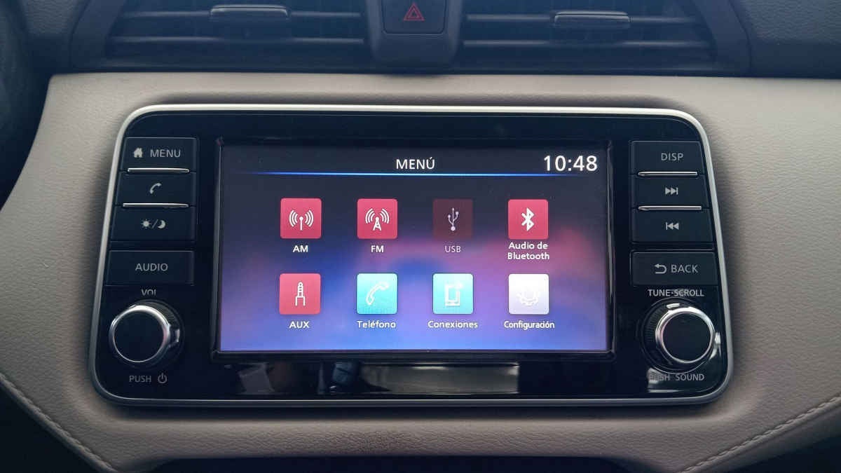 2021 Nissan Versa 4p Advance L4/1.6 Man