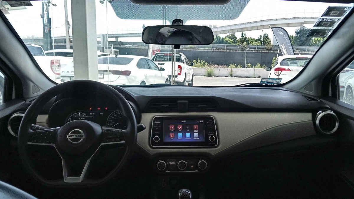 2021 Nissan Versa 4p Advance L4/1.6 Man