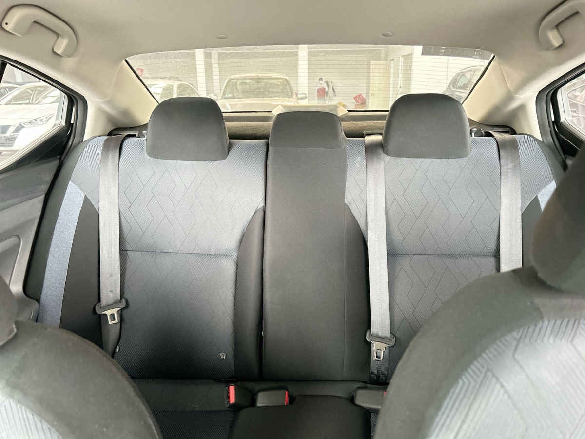 2024 Nissan Versa 4p Advance L4/1.6 Aut