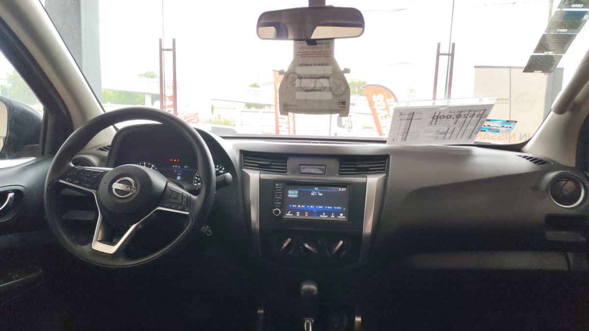 2023 Nissan Frontier 4p LE L4/2.5 Aut