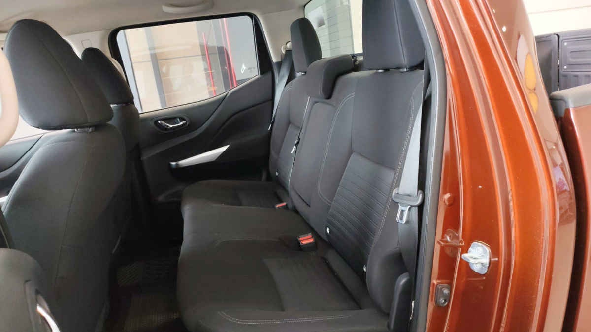 2023 Nissan Frontier 4p LE L4/2.5 Aut