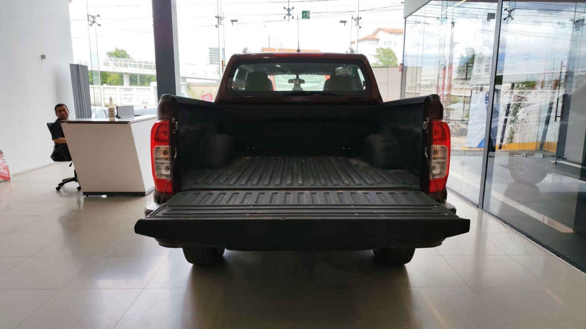 2023 Nissan Frontier 4p LE L4/2.5 Aut