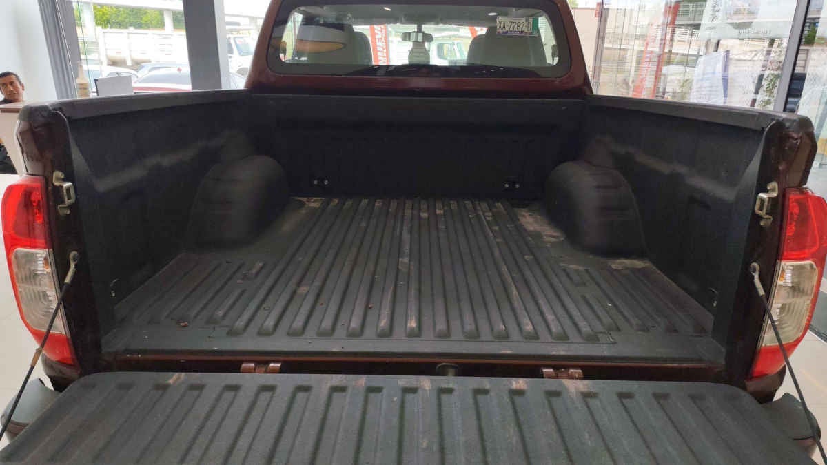 2023 Nissan Frontier 4p LE L4/2.5 Aut