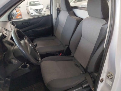 2018 Nissan Chasis Cabina NP300 2p L4/2.4 Man A/C