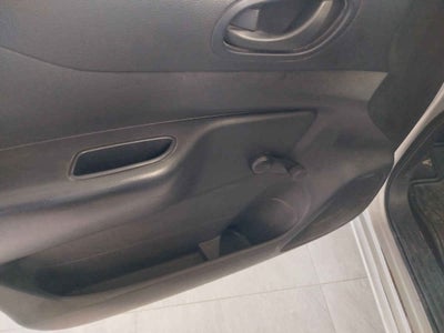 2018 Nissan Chasis Cabina NP300 2p L4/2.4 Man A/C