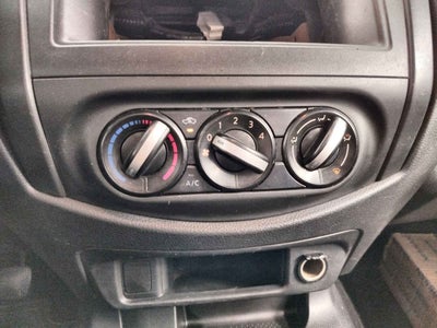 2018 Nissan Chasis Cabina NP300 2p L4/2.4 Man A/C