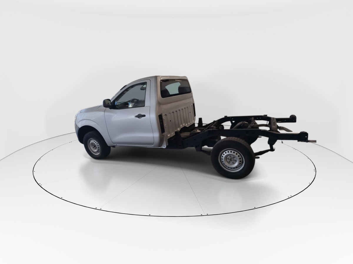 2018 Nissan Chasis Cabina NP300 2p L4/2.4 Man A/C