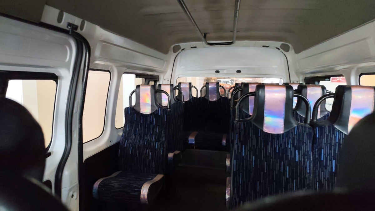2024 Nissan Urvan 4p Amplia L4/2.5 Man Ventanas