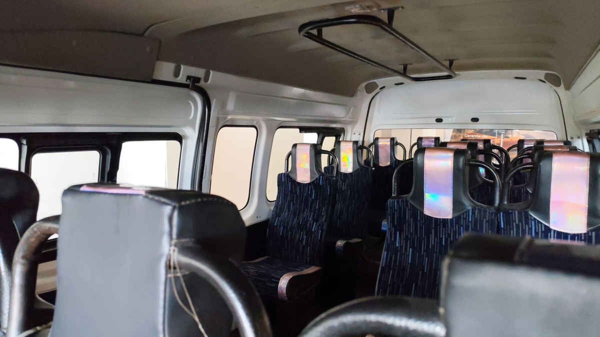 2024 Nissan Urvan 4p Amplia L4/2.5 Man Ventanas