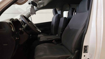 2024 Nissan Urvan 4p Amplia L4/2.5 Man Ventanas