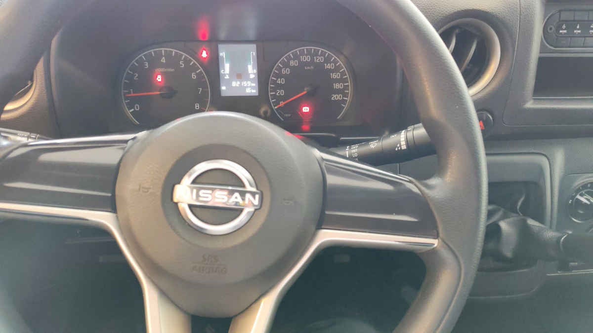 2024 Nissan Urvan 4p Amplia L4/2.5 Man Ventanas