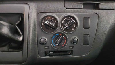 2024 Nissan Urvan 4p Amplia L4/2.5 Man Ventanas