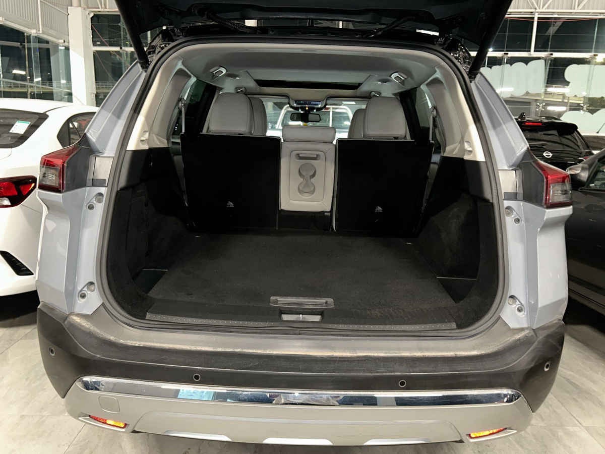 2024 Nissan X-Trail 5p Platinum Plus 2 Row L4/2.5 Aut