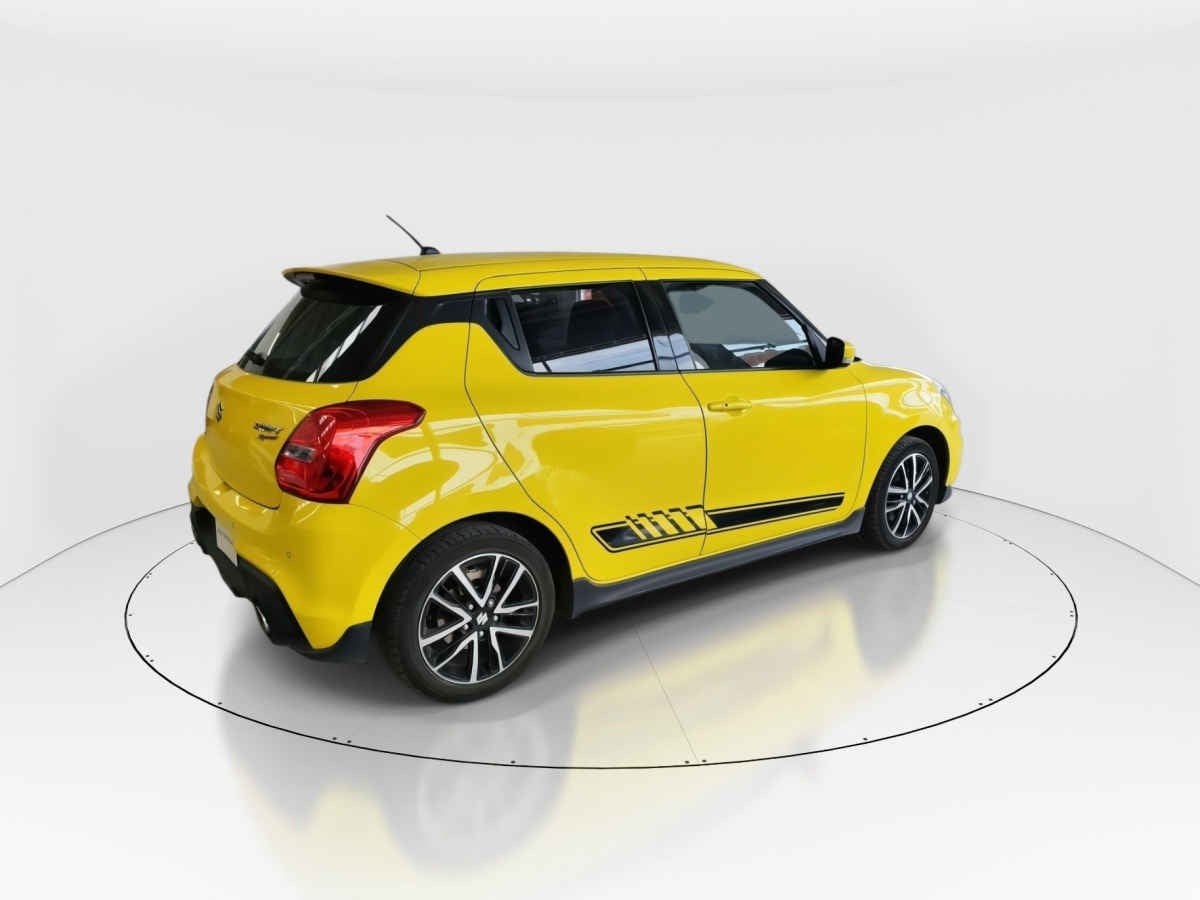 2024 Suzuki Swift 5p GLX L4/1.4 Aut