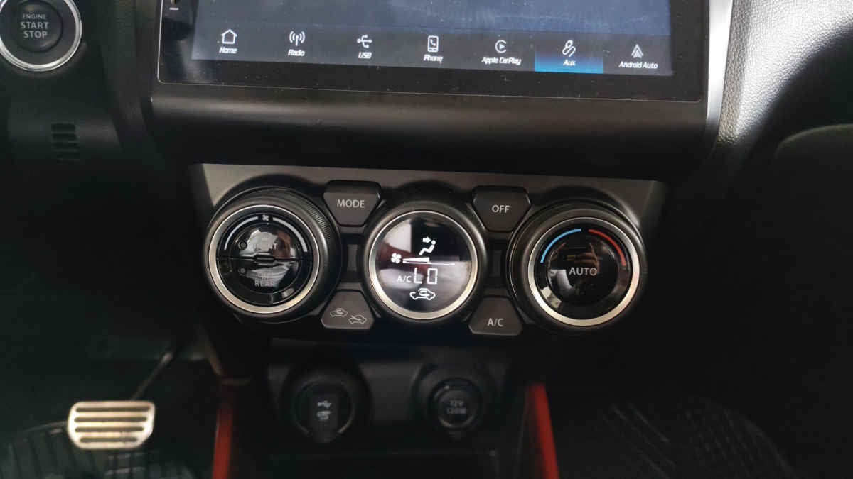 2024 Suzuki Swift 5p GLX L4/1.4 Aut