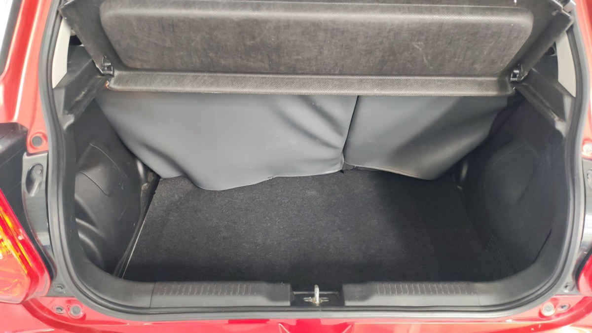 2018 Suzuki Swift 5p GLX L4/1.4 Man