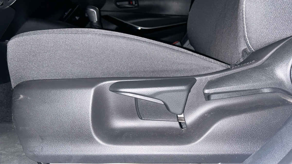 2023 Toyota Corolla 4p LE HEV L4/1.8 Aut