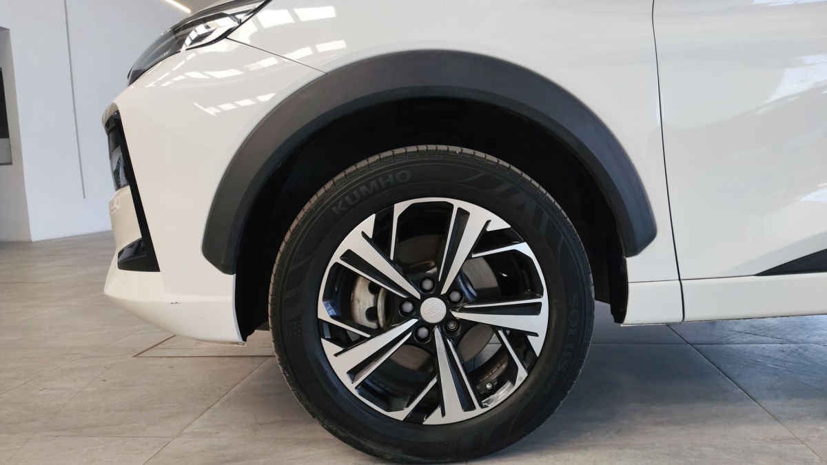 2023 JAC SEI 6 5p Pro Limited L4/1.5/T Aut