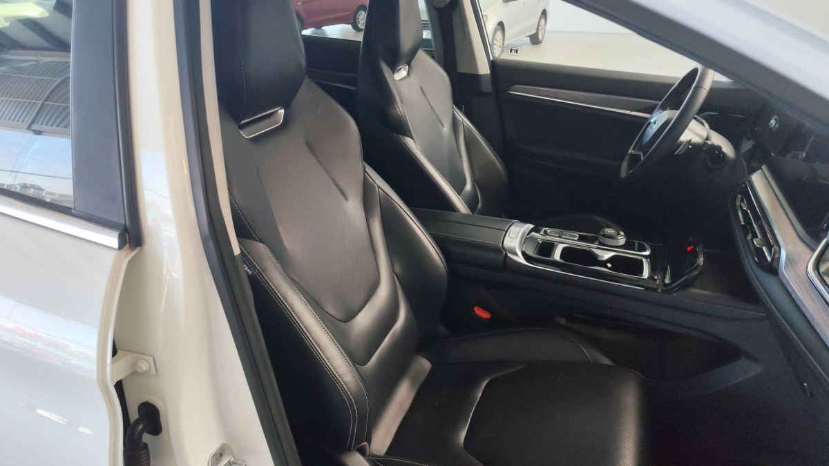 2023 JAC SEI 6 5p Pro Limited L4/1.5/T Aut