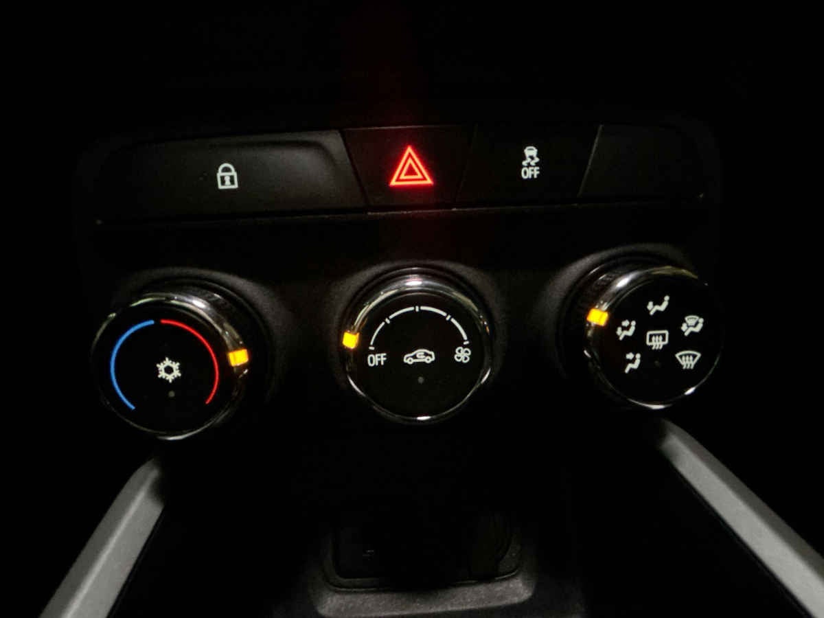 2023 Chevrolet Onix 4p Premier Red Line L3/1.2/T Aut