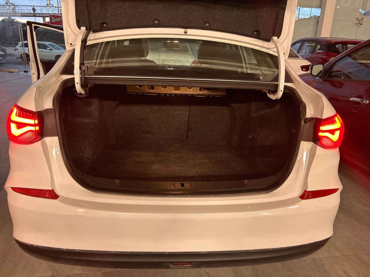 2023 Chevrolet Cavalier 4p LS L3/1.3 Aut